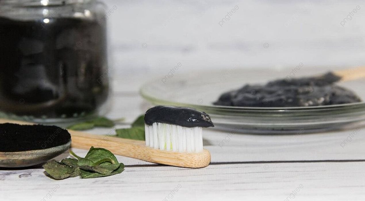 معجون اسنان بالفحم